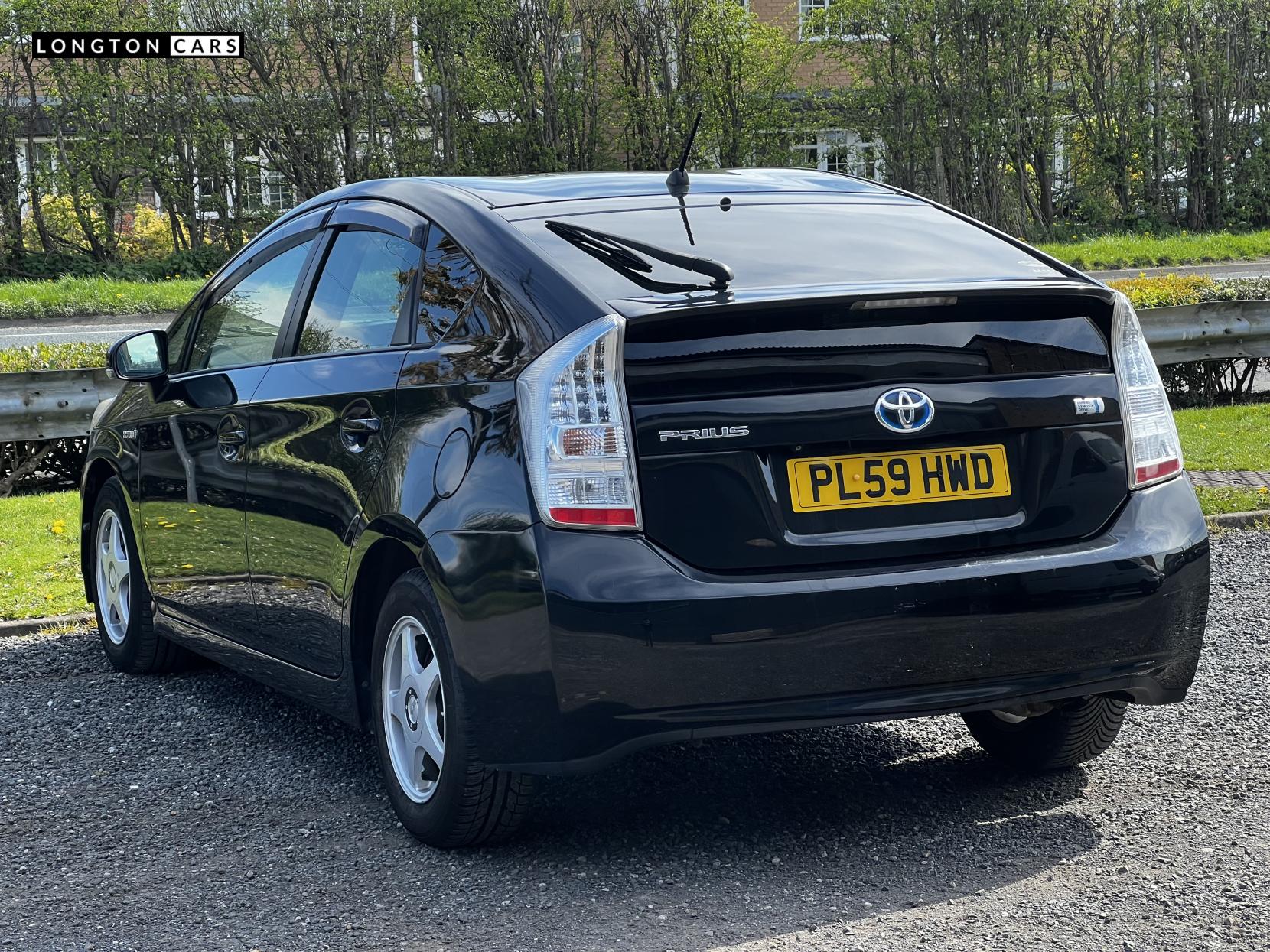 Toyota Prius 1.8 VVT-h T4 Hatchback 5dr Petrol Hybrid CVT Euro 5 (s/s) (136 ps)