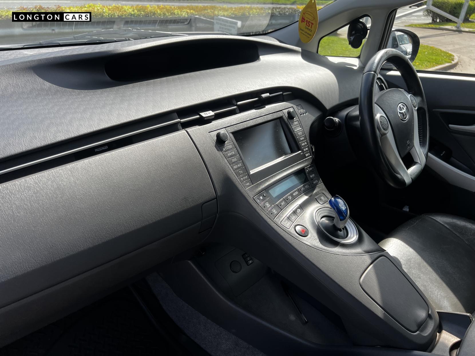 Toyota Prius 1.8 VVT-h T4 Hatchback 5dr Petrol Hybrid CVT Euro 5 (s/s) (136 ps)