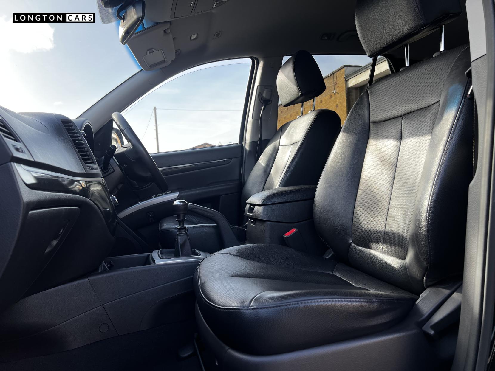 Hyundai Santa Fe 2.2 CRDi Premium SUV 5dr Diesel Manual 4WD Euro 5 (7 seat) (194 bhp)