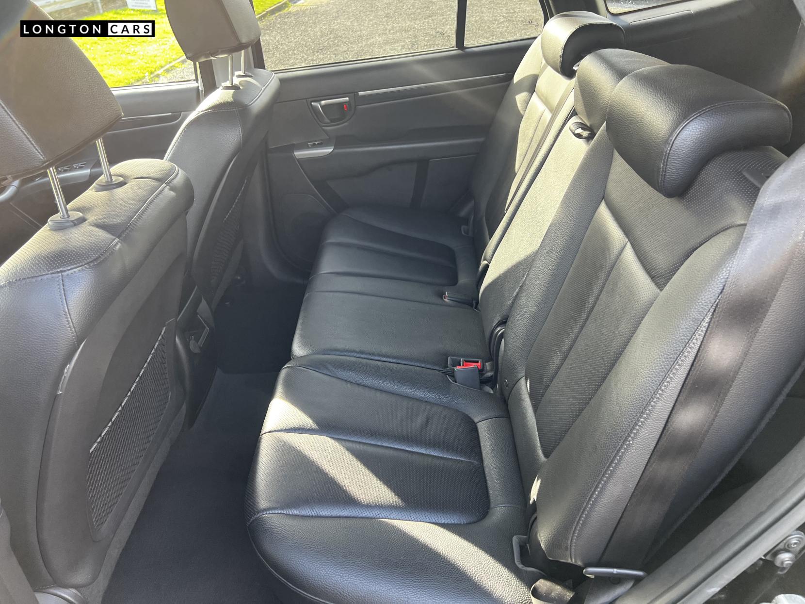 Hyundai Santa Fe 2.2 CRDi Premium SUV 5dr Diesel Manual 4WD Euro 5 (7 seat) (194 bhp)