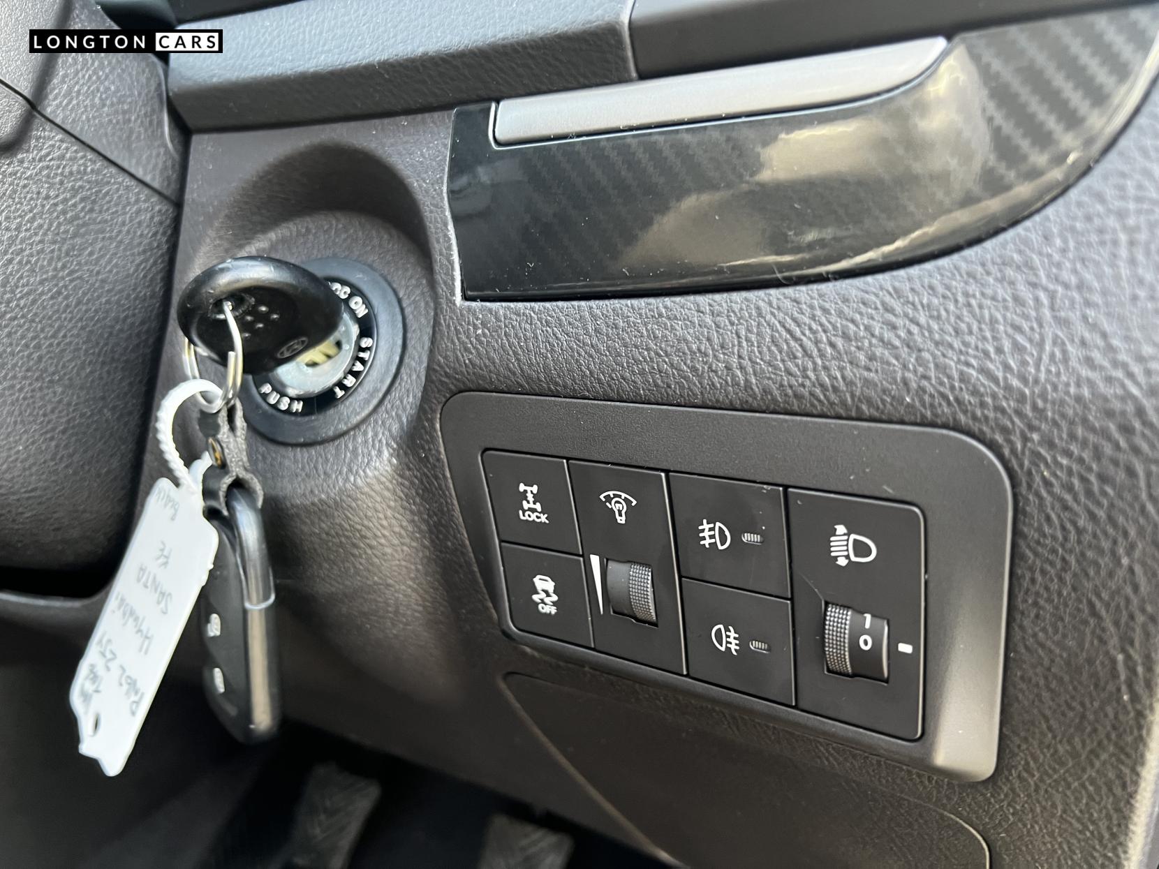 Hyundai Santa Fe 2.2 CRDi Premium SUV 5dr Diesel Manual 4WD Euro 5 (7 seat) (194 bhp)