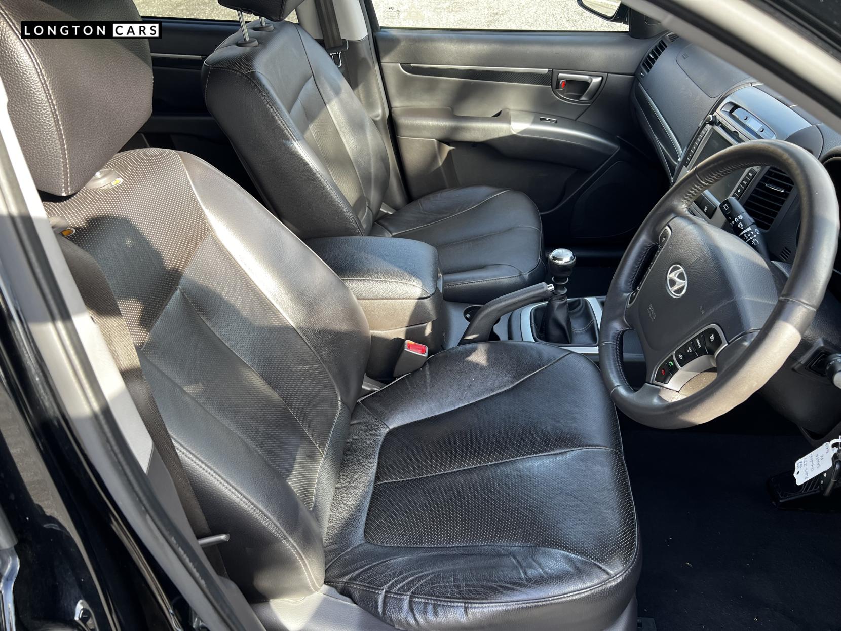 Hyundai Santa Fe 2.2 CRDi Premium SUV 5dr Diesel Manual 4WD Euro 5 (7 seat) (194 bhp)