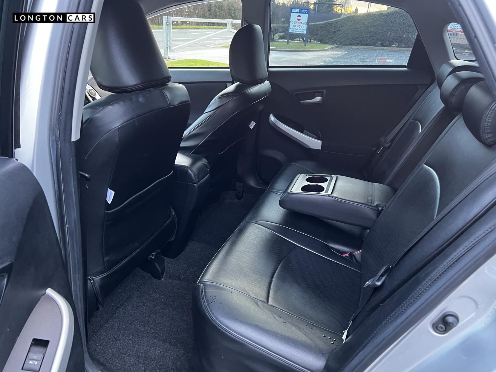 Toyota Prius 1.8 VVT-h T4 Hatchback 5dr Petrol Hybrid CVT Euro 5 (s/s) (136 ps)