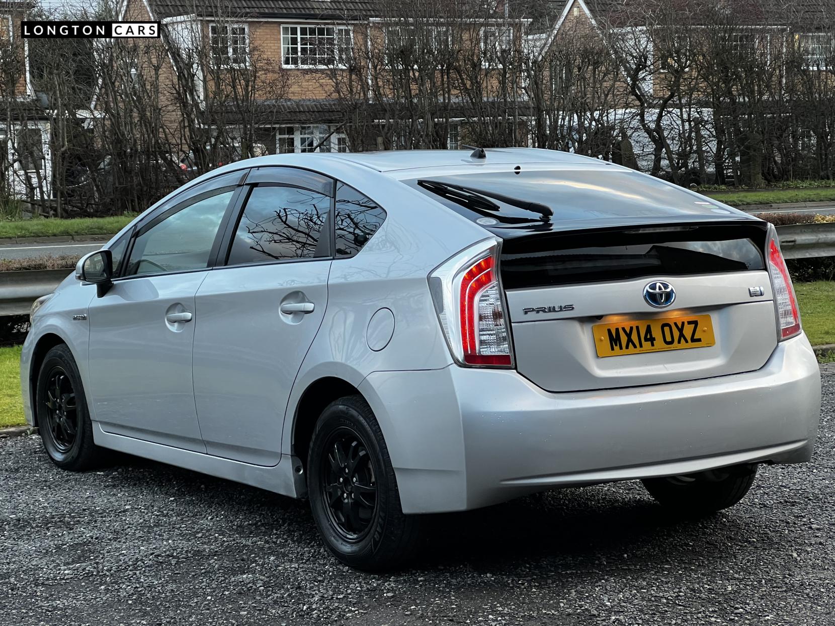 Toyota Prius 1.8 VVT-h T4 Hatchback 5dr Petrol Hybrid CVT Euro 5 (s/s) (136 ps)