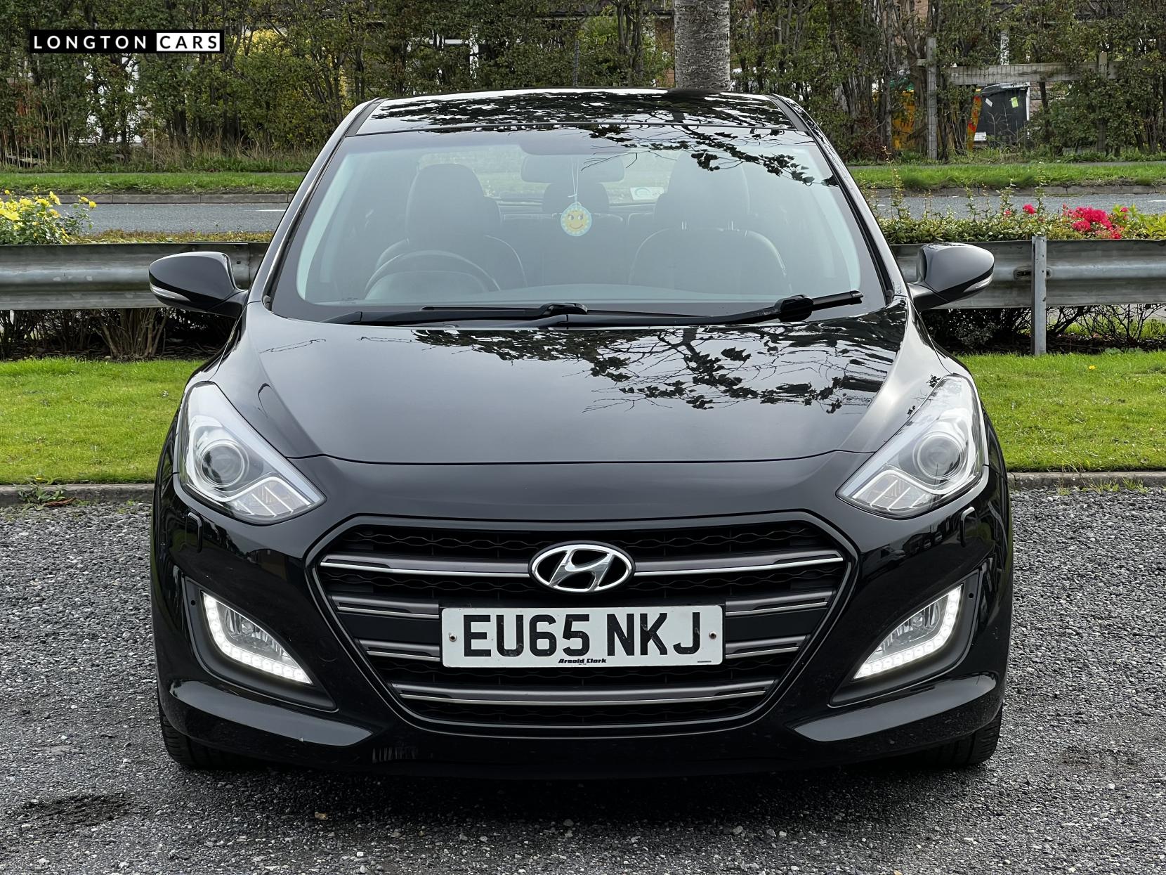 Hyundai i30 1.6 CRDi Blue Drive Premium Hatchback 5dr Diesel Manual Euro 6 (s/s) (136 ps)