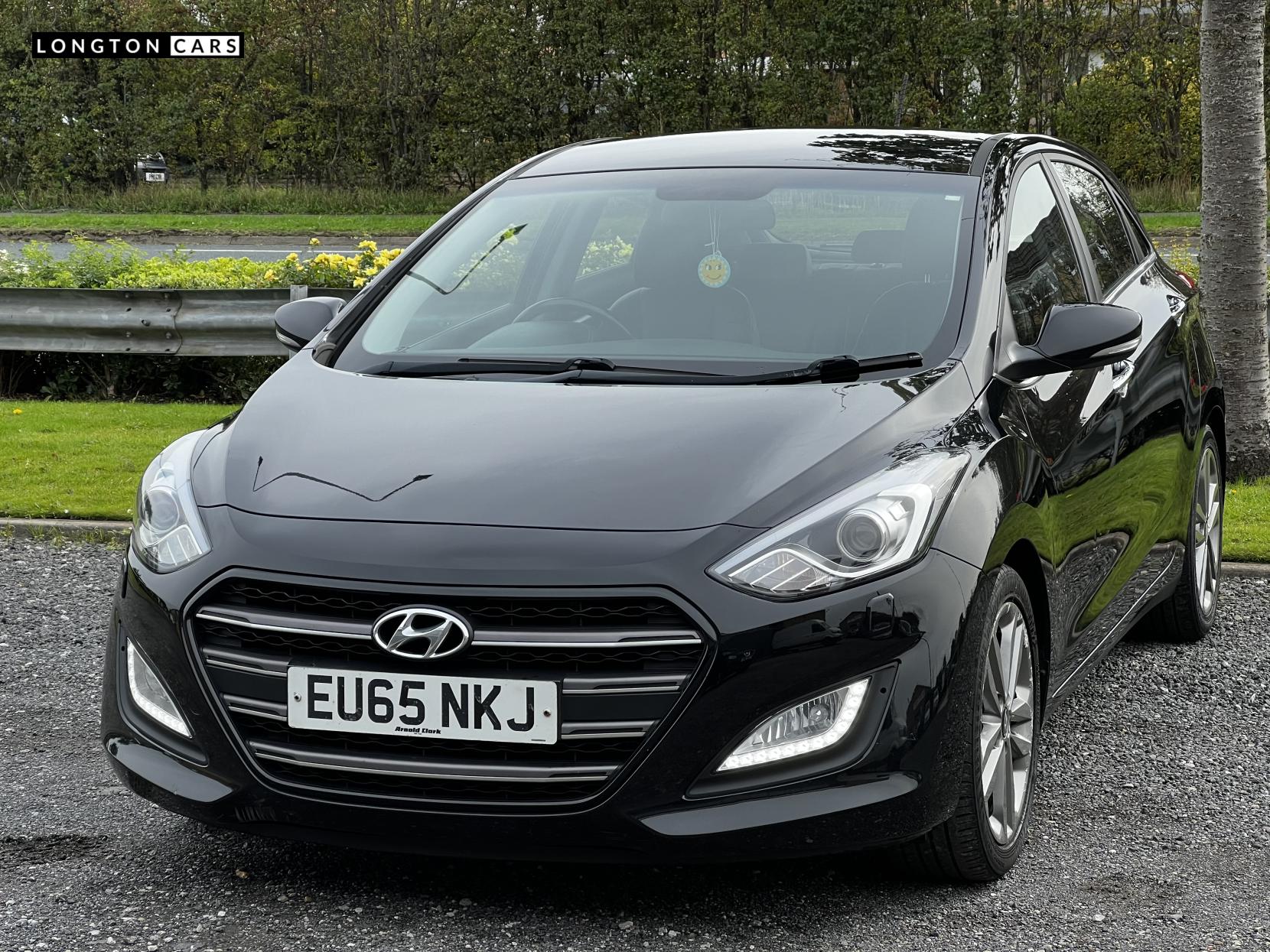 Hyundai i30 1.6 CRDi Blue Drive Premium Hatchback 5dr Diesel Manual Euro 6 (s/s) (136 ps)