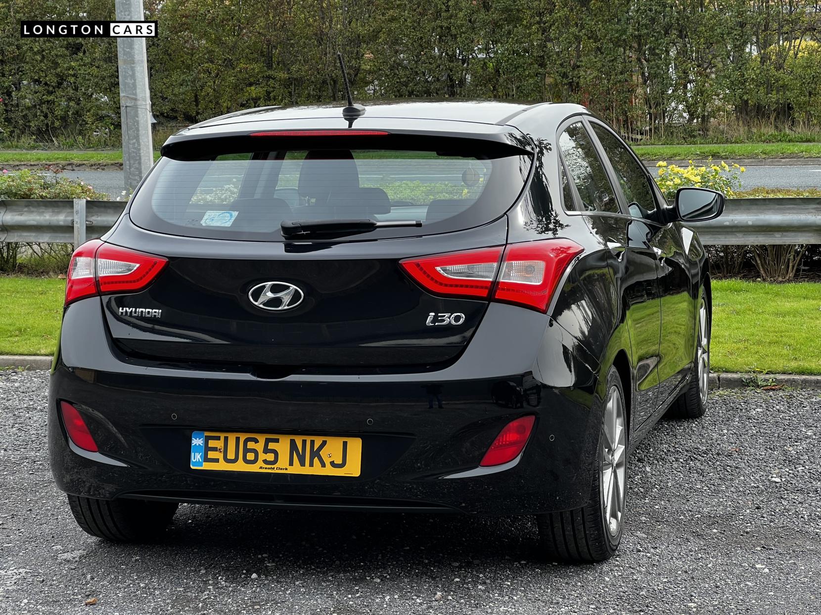 Hyundai i30 1.6 CRDi Blue Drive Premium Hatchback 5dr Diesel Manual Euro 6 (s/s) (136 ps)
