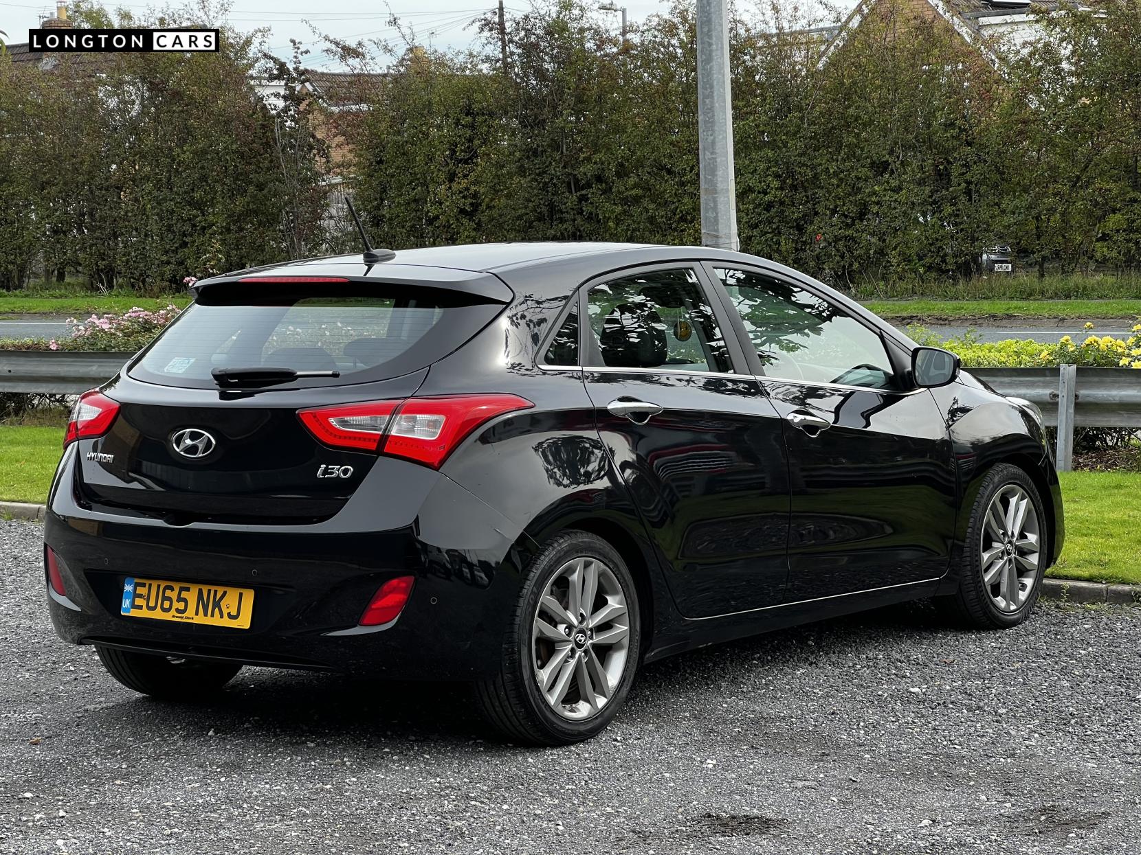 Hyundai i30 1.6 CRDi Blue Drive Premium Hatchback 5dr Diesel Manual Euro 6 (s/s) (136 ps)