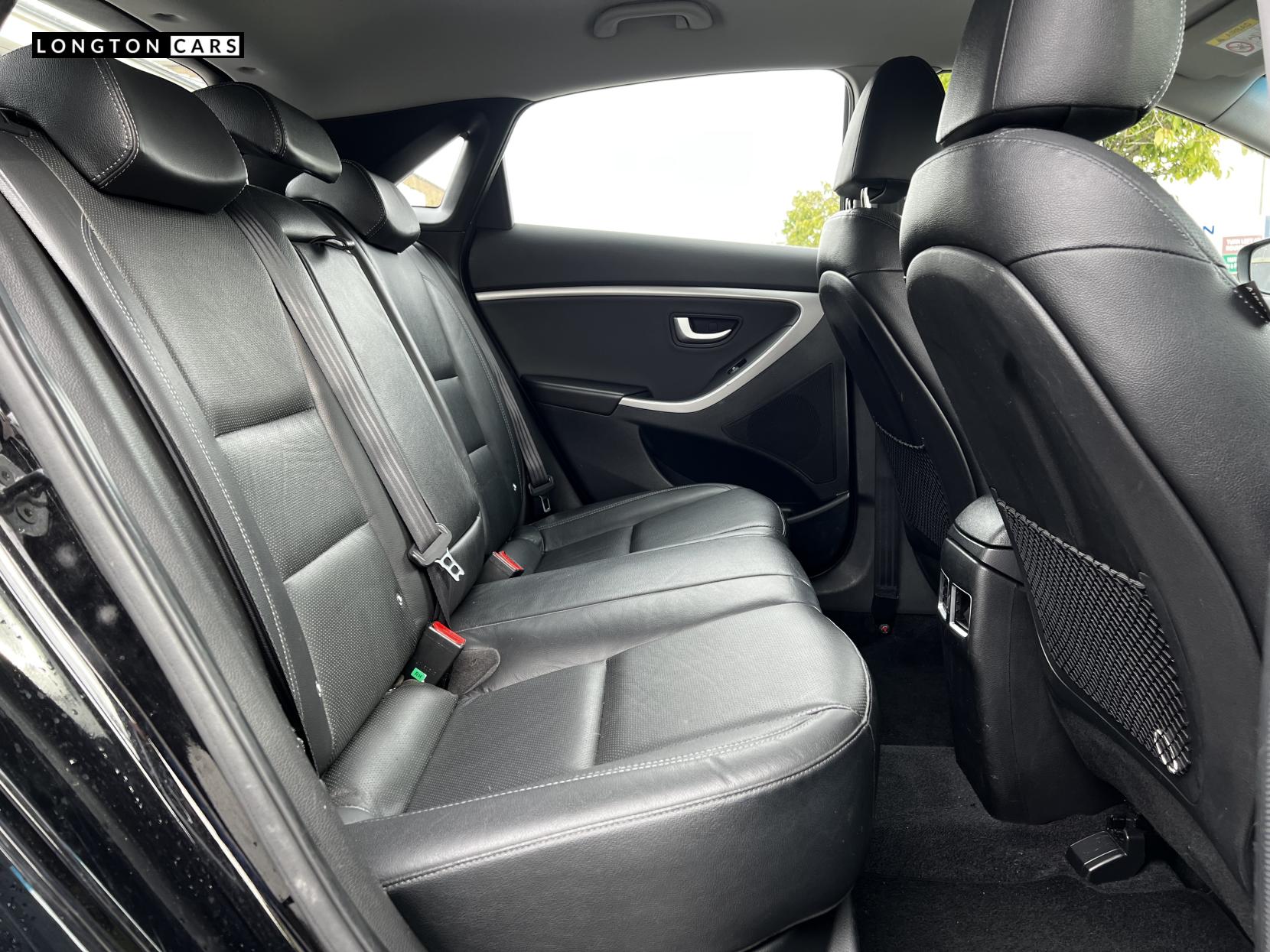 Hyundai i30 1.6 CRDi Blue Drive Premium Hatchback 5dr Diesel Manual Euro 6 (s/s) (136 ps)