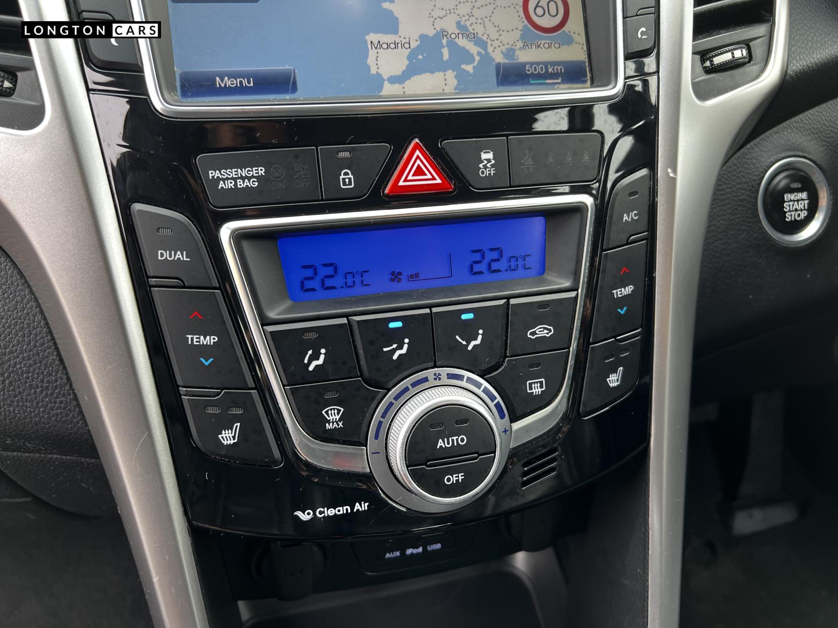 Hyundai i30 1.6 CRDi Blue Drive Premium Hatchback 5dr Diesel Manual Euro 6 (s/s) (136 ps)