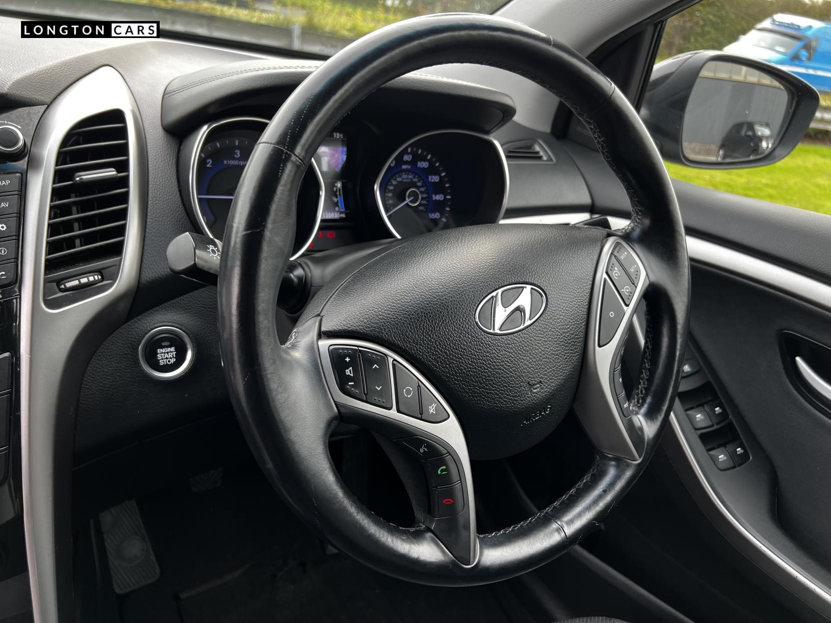 Hyundai i30 1.6 CRDi Blue Drive Premium Hatchback 5dr Diesel Manual Euro 6 (s/s) (136 ps)