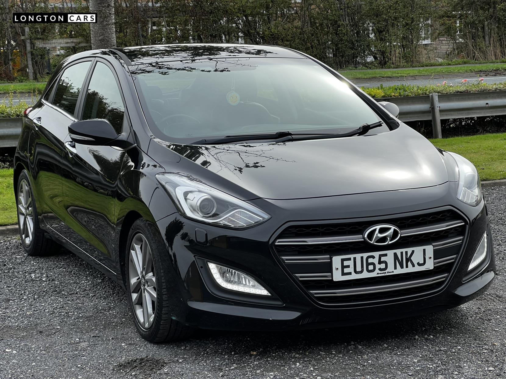 Hyundai i30 1.6 CRDi Blue Drive Premium Hatchback 5dr Diesel Manual Euro 6 (s/s) (136 ps)