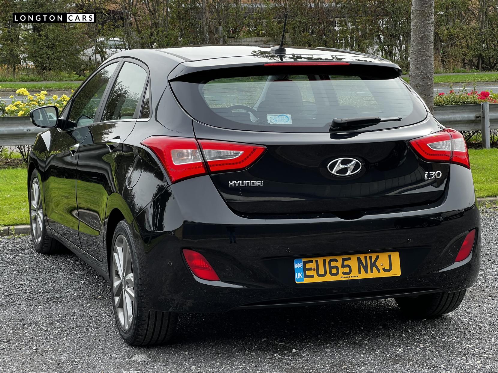 Hyundai i30 1.6 CRDi Blue Drive Premium Hatchback 5dr Diesel Manual Euro 6 (s/s) (136 ps)